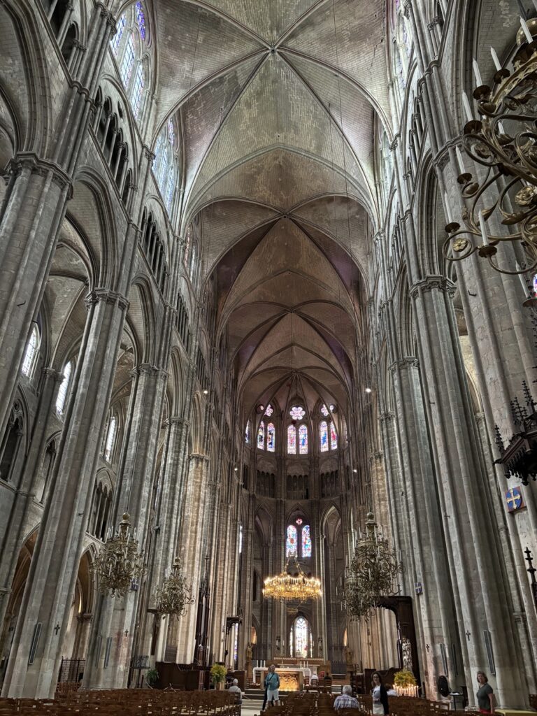 Bourges Cathedrale binnen